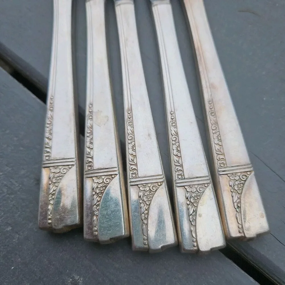 Oneida Nobility Plate CAPRICE 1937 Silverplate 5-‎ Dinner Knives Dinnerware